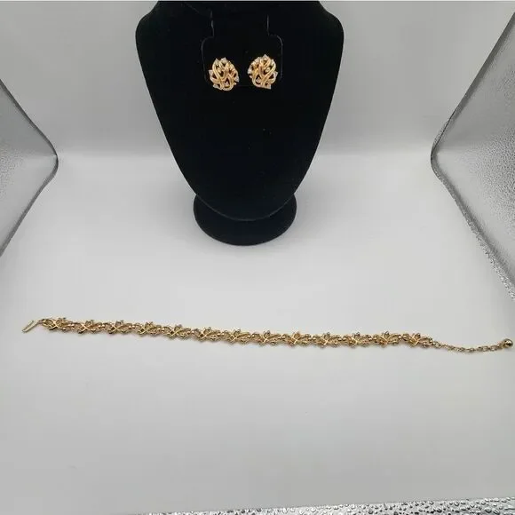 TRIFARICROWNGOLDTONE AND RHINESTONE NECKLACE & EARRINGS SET